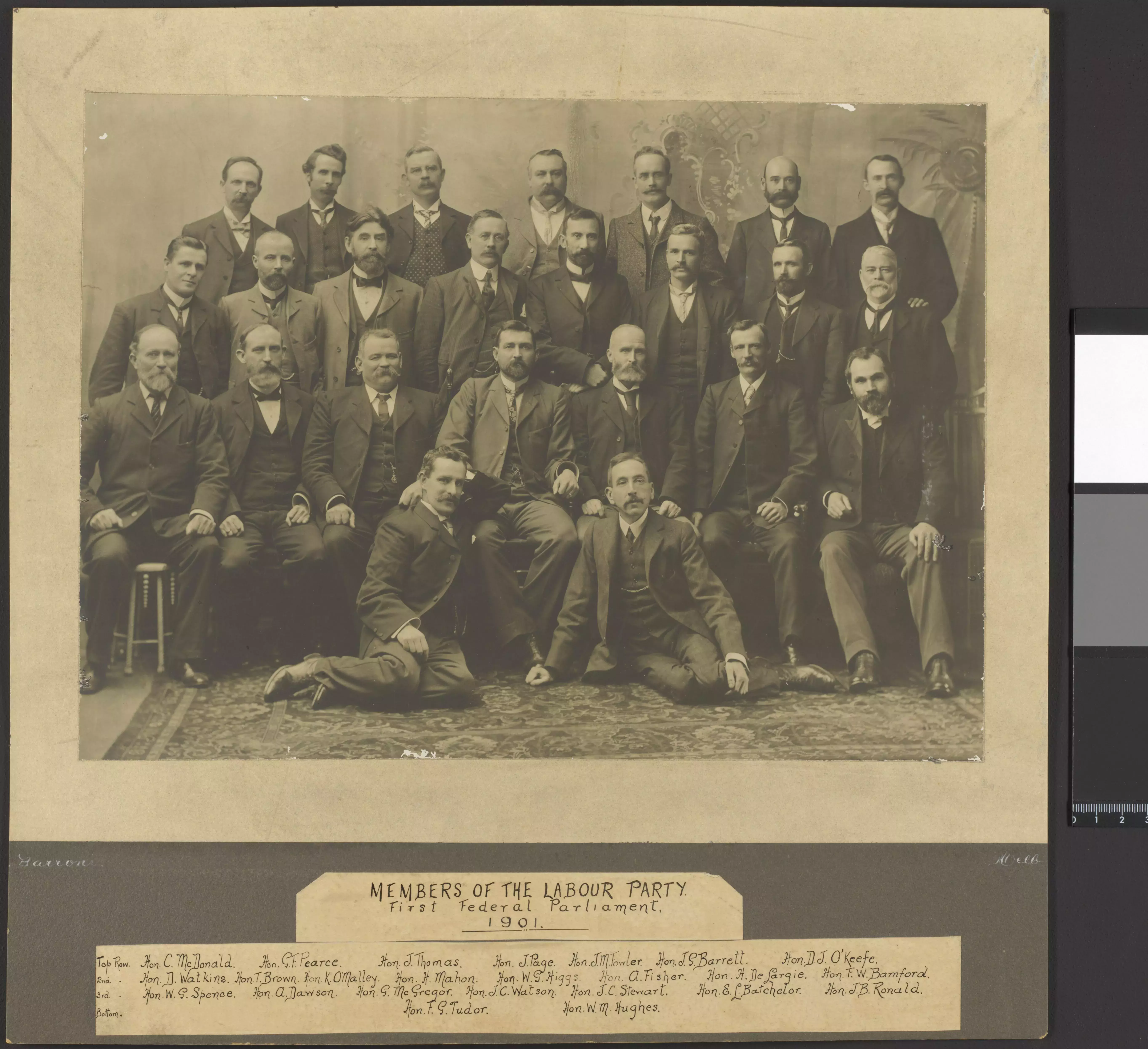 A black and white portrait of Members of the Labour party in 1901. 