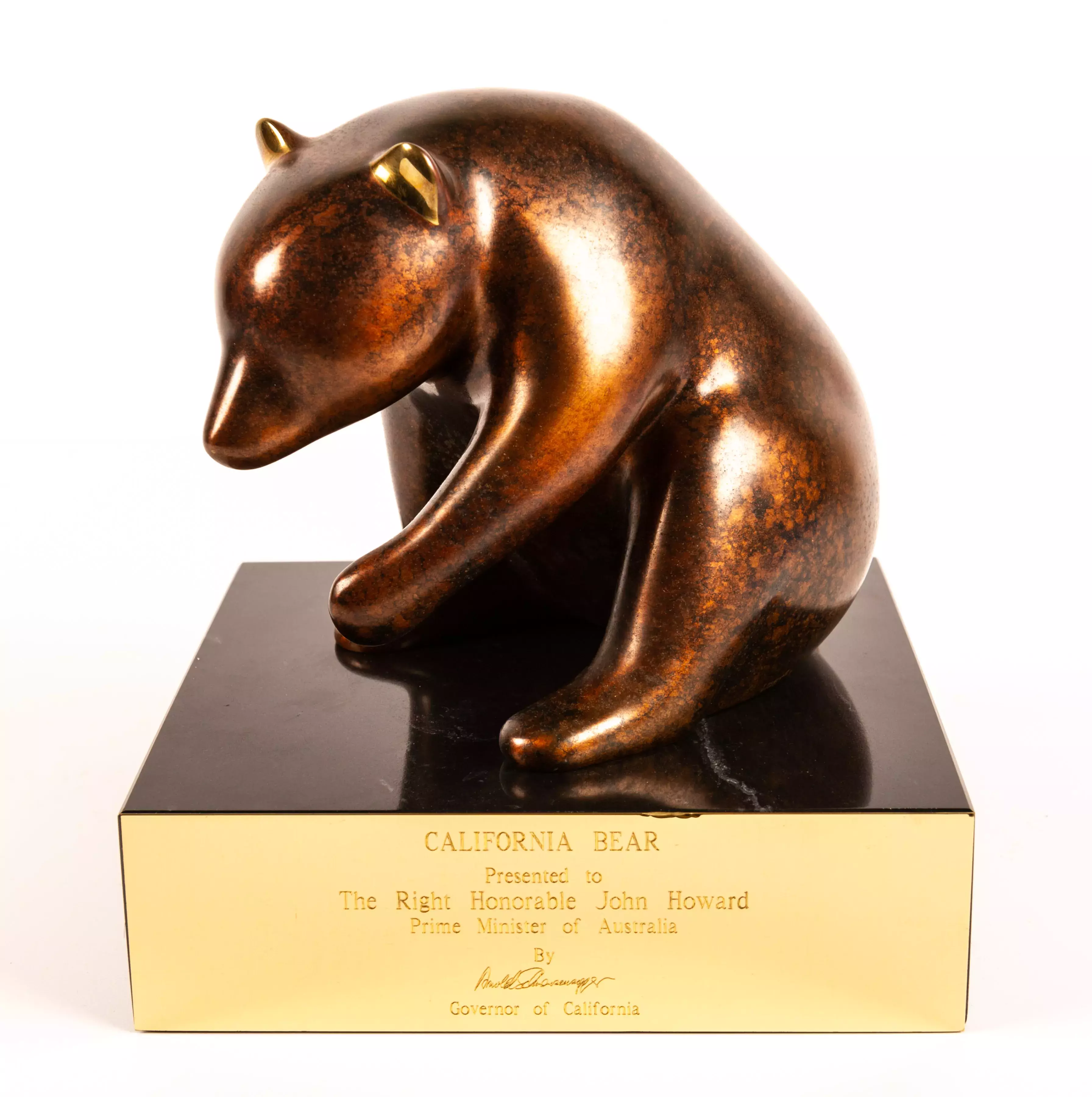 Small bronze grizzly bear desk statue  