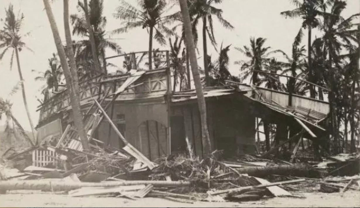 Mackay cyclone damage 